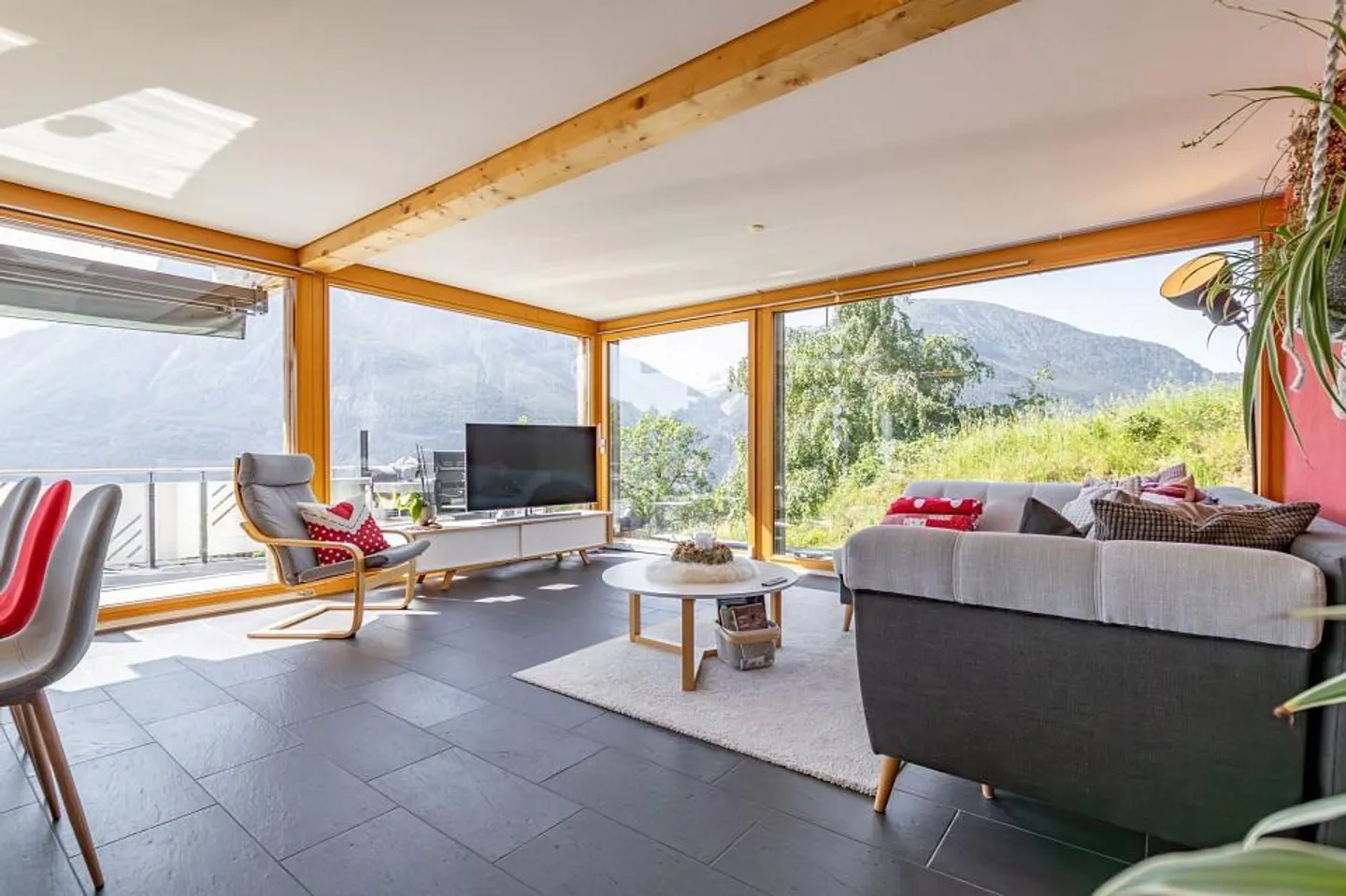 Einfamilienhaus mit spektakulärer Aussicht - Foto 3 von 13