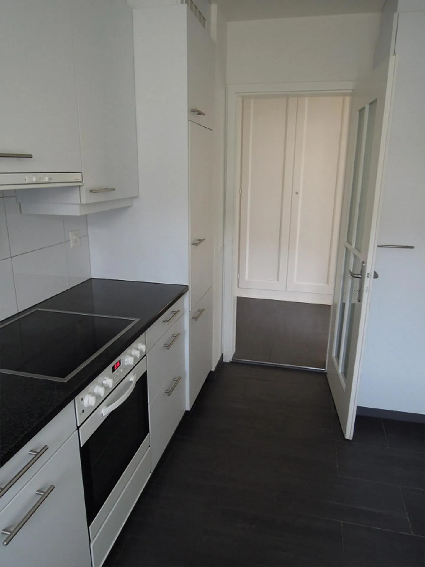 Bell'appartamento nella migliore posizione a Köniz! - Foto 3 di 9
