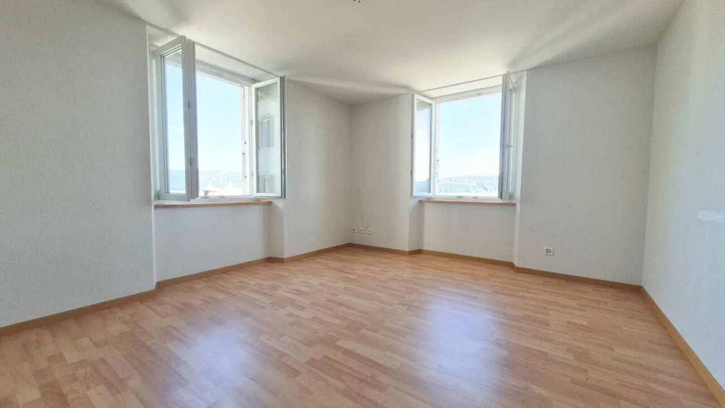 Lumineux appartement de 3.5 pièces aux Ponts-de-Martel - Photo 3 sur 8