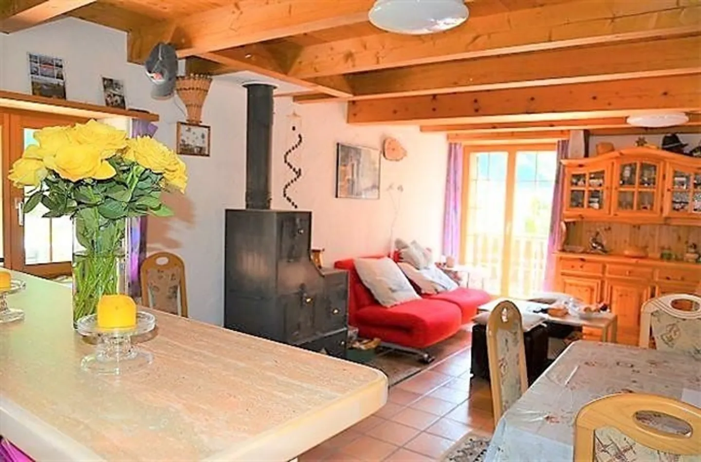 «3-stöckiges rustikales Haus mit großer Terrasse und kleinem Garten / Bel rustico di 3 piani con grande terrazza e piccolo giardino» - Foto 2 di 17