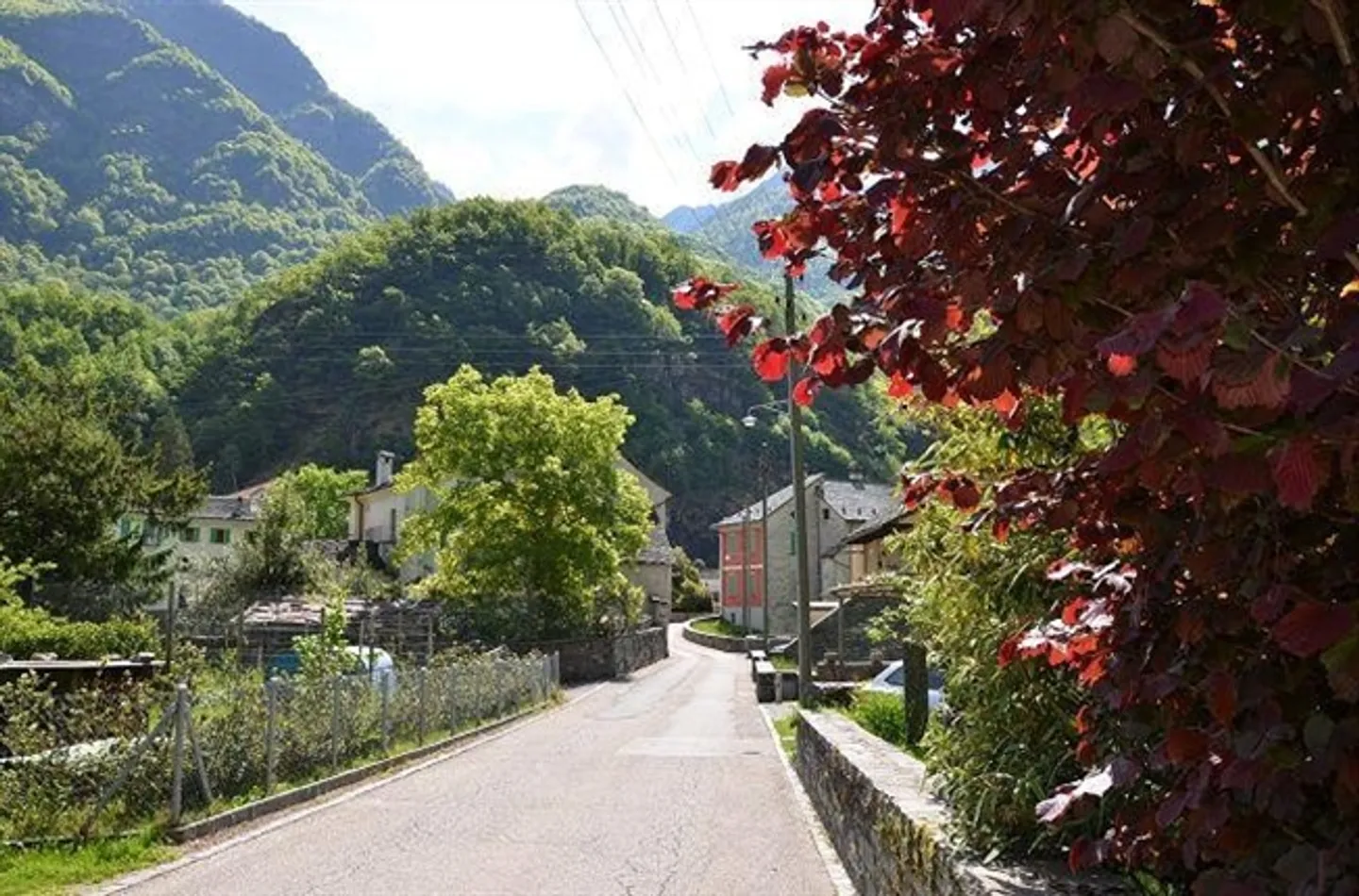 «3-stöckiges rustikales Haus mit großer Terrasse und kleinem Garten / Bel rustico di 3 piani con grande terrazza e piccolo giardino» - Foto 14 di 17