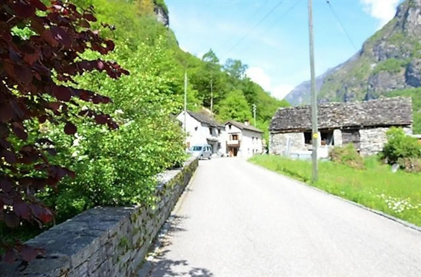 «3-stöckiges rustikales Haus mit großer Terrasse und kleinem Garten / Bel rustico di 3 piani con grande terrazza e piccolo giardino» - Foto 15 di 17