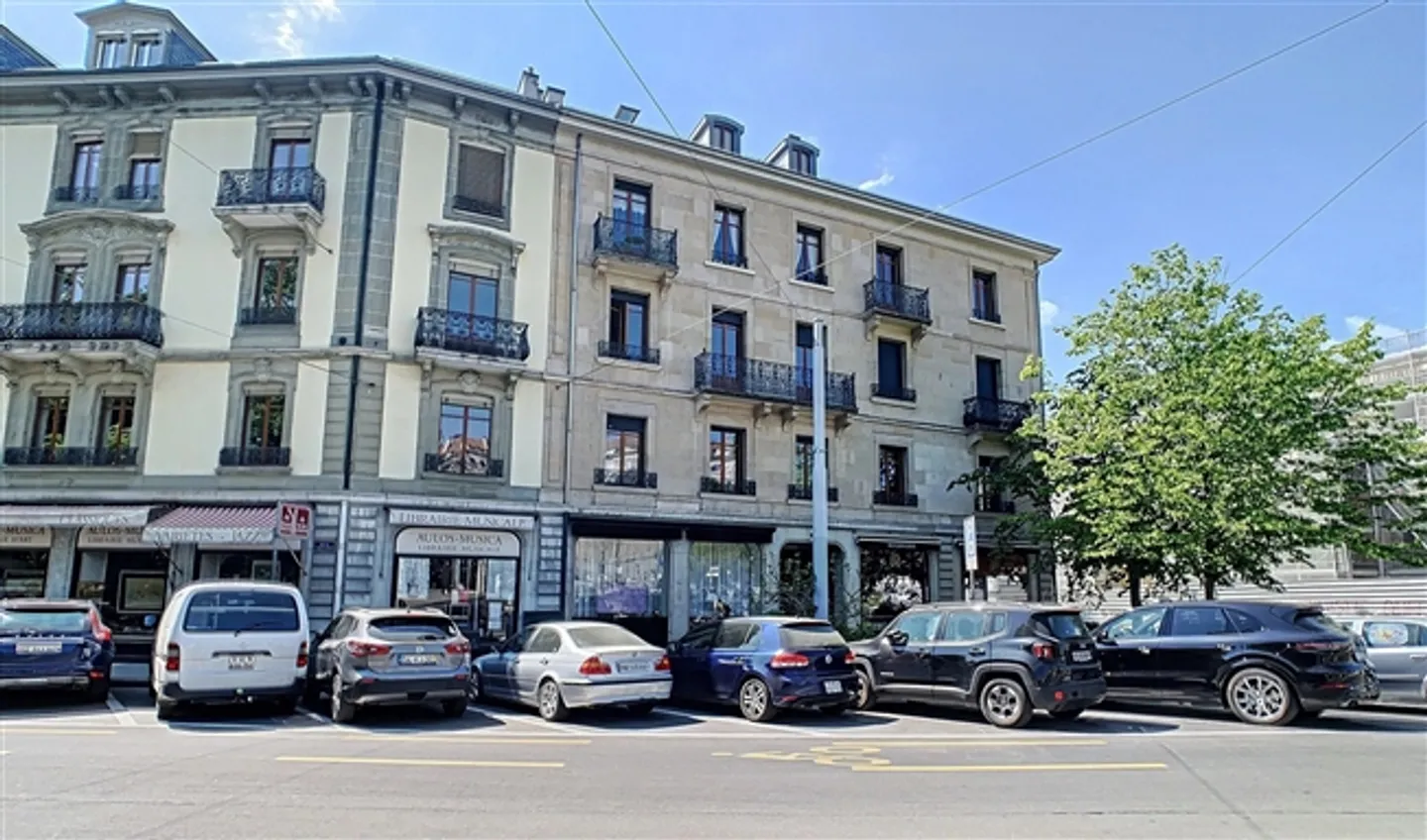 Extraordinary Passage 825 m2 - Photo 1 of 20