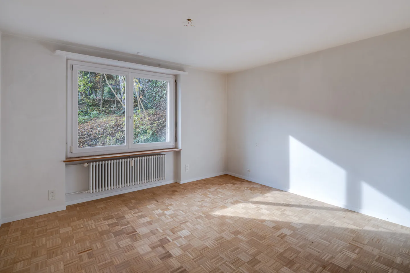 Attractive MFH/investment property with 7 apartments in an excellent location - Photo 9 of 21