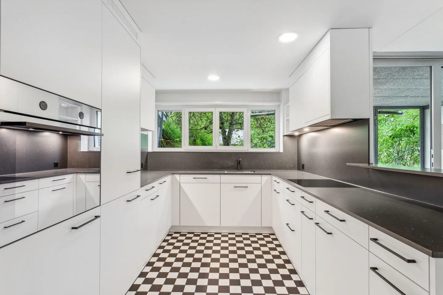 Modernes Apartment mit Balkon - Foto 4 von 5