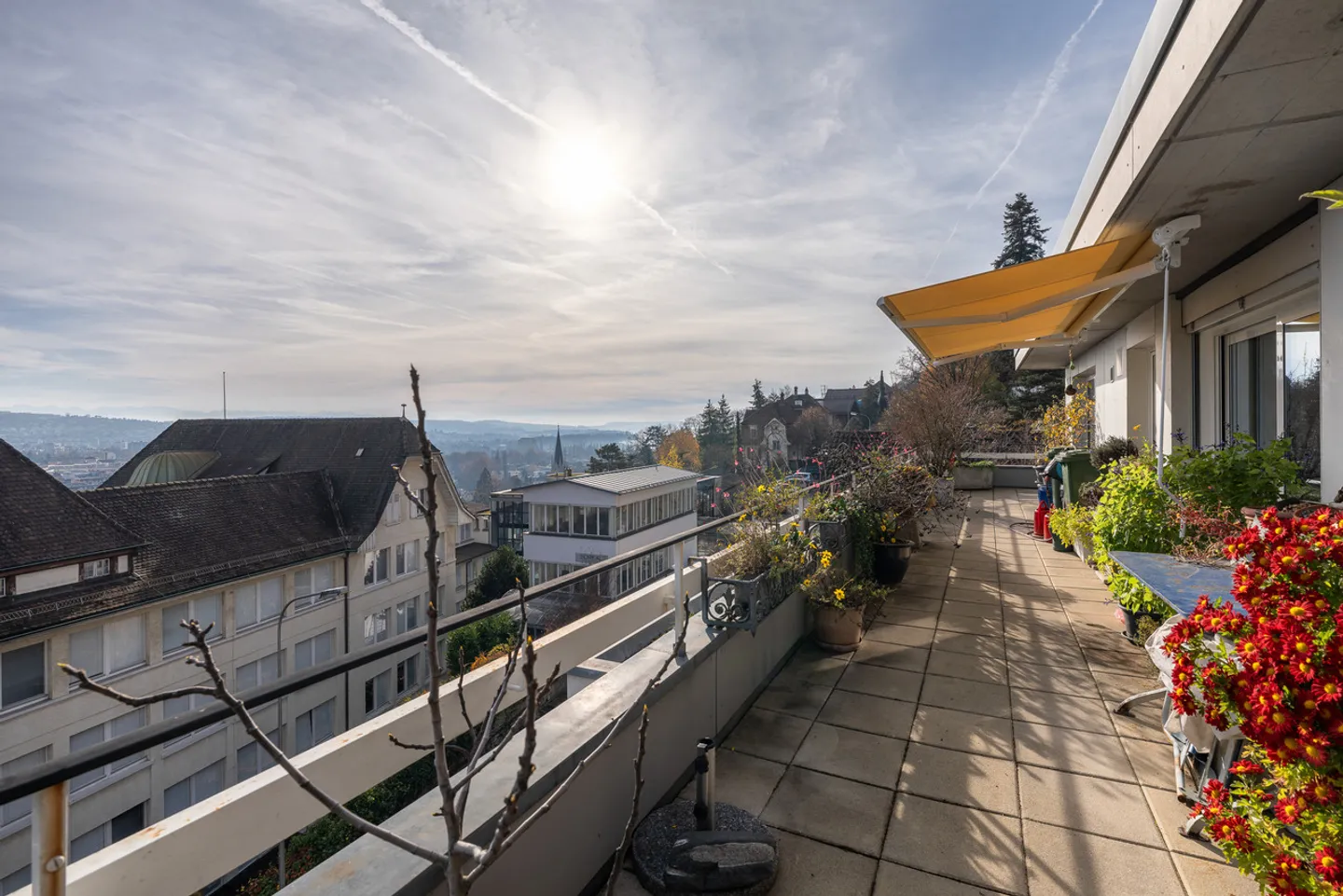 Attractive MFH/investment property with 7 apartments in an excellent location - Photo 17 of 21