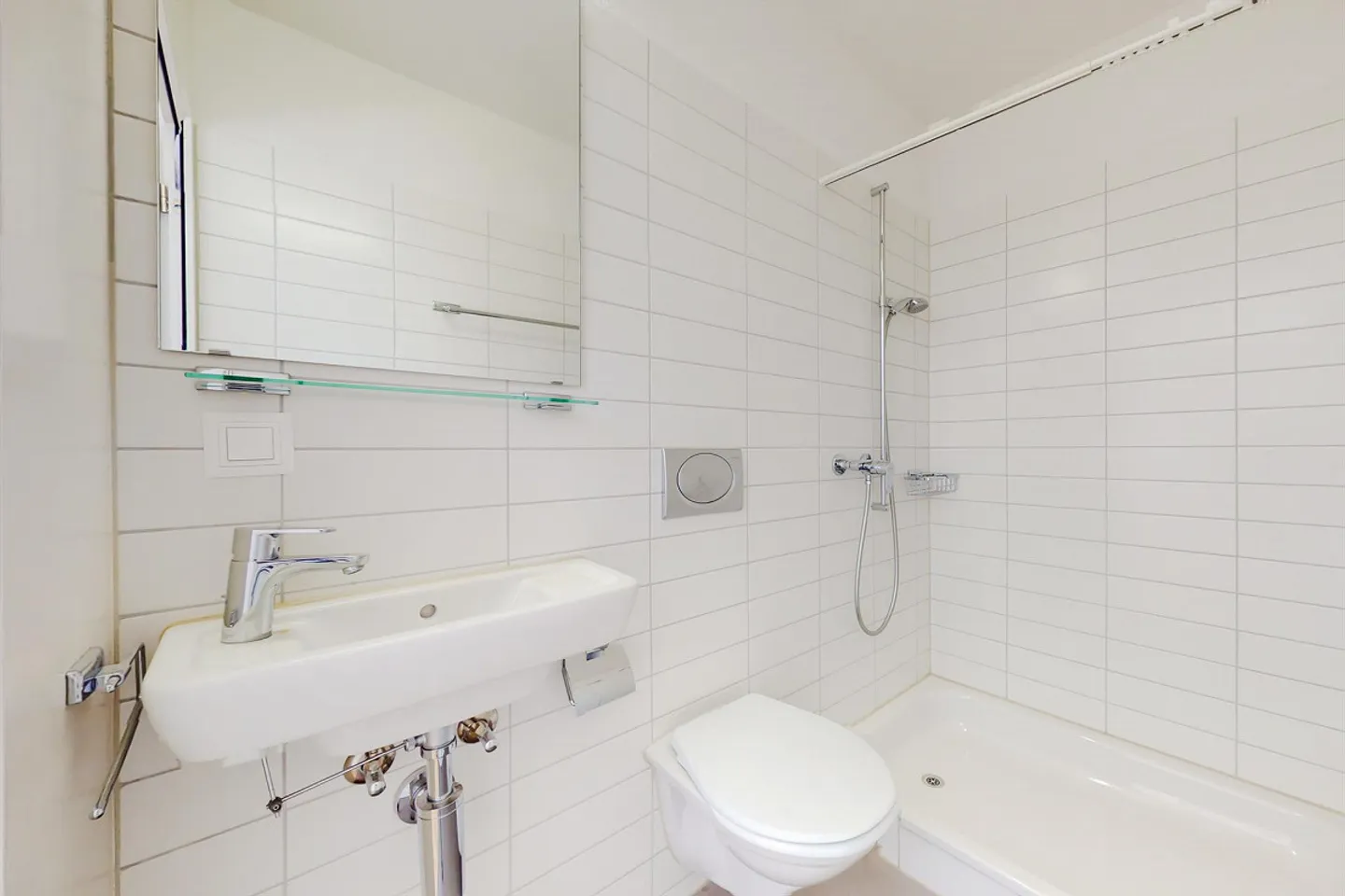 Luxury Attic Apartment - Photo 11 of 12