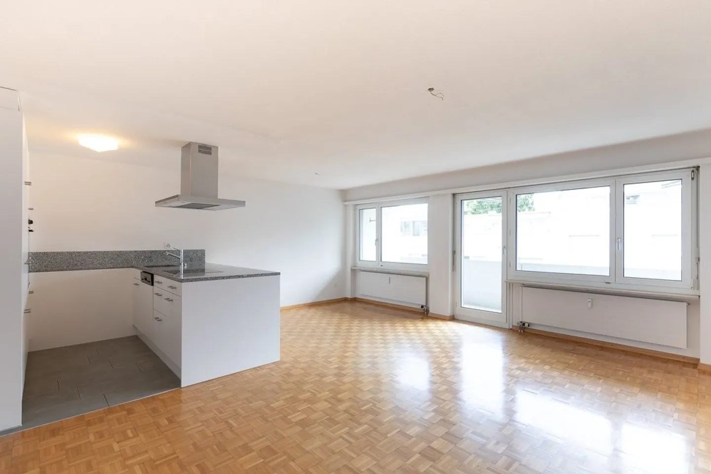 Bright 3.5-Room Apartment - Photo 2 of 5