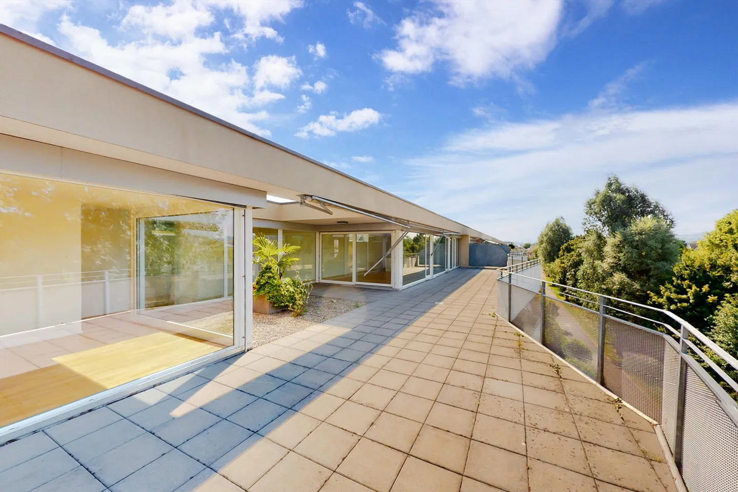 Luxury Attic Apartment - Photo 12 of 12