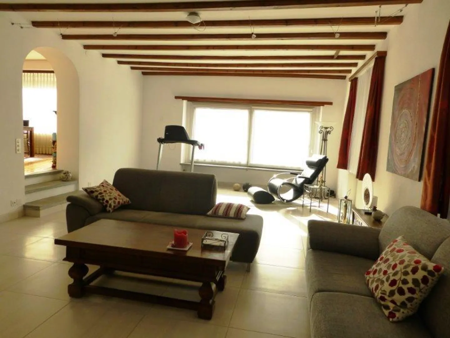 «Appartamento in casa bifamiliare 7.5 locali con giardino / 1/2-Zimmer-Duplex-Wohnung mit Garten in 2 FMH» - Foto 2 di 22
