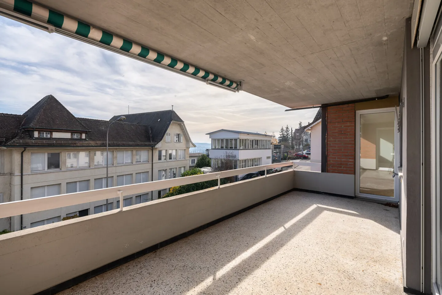 Attractive MFH/investment property with 7 apartments in an excellent location - Photo 11 of 21