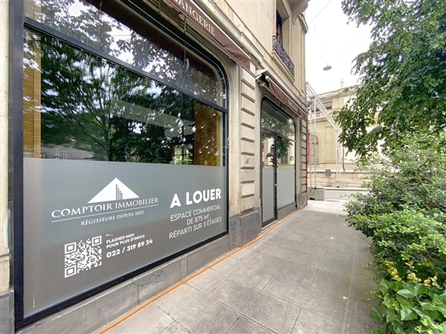 Extraordinary Passage 825 m2 - Photo 4 of 20