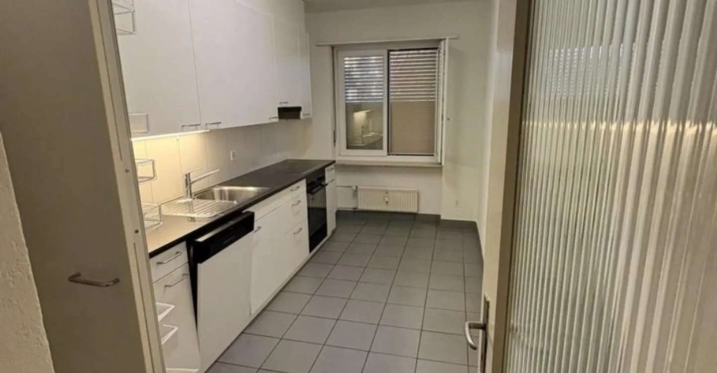 Spacious 3-room apartment in the heart of Kleinbasel - Photo 2 of 9