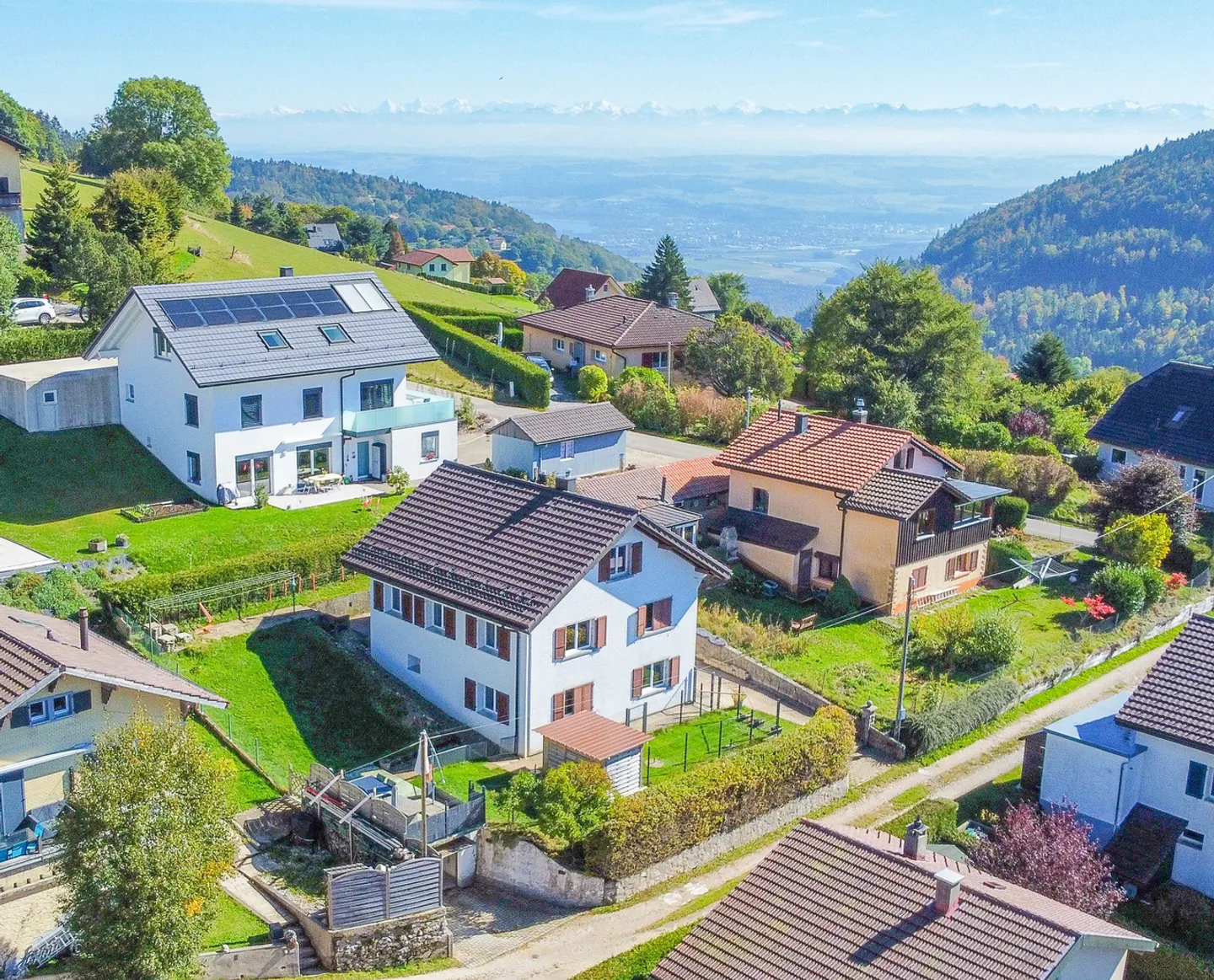 Casa indipendente con 5 camere e garage con potenziale di espansione - Foto 1 di 26