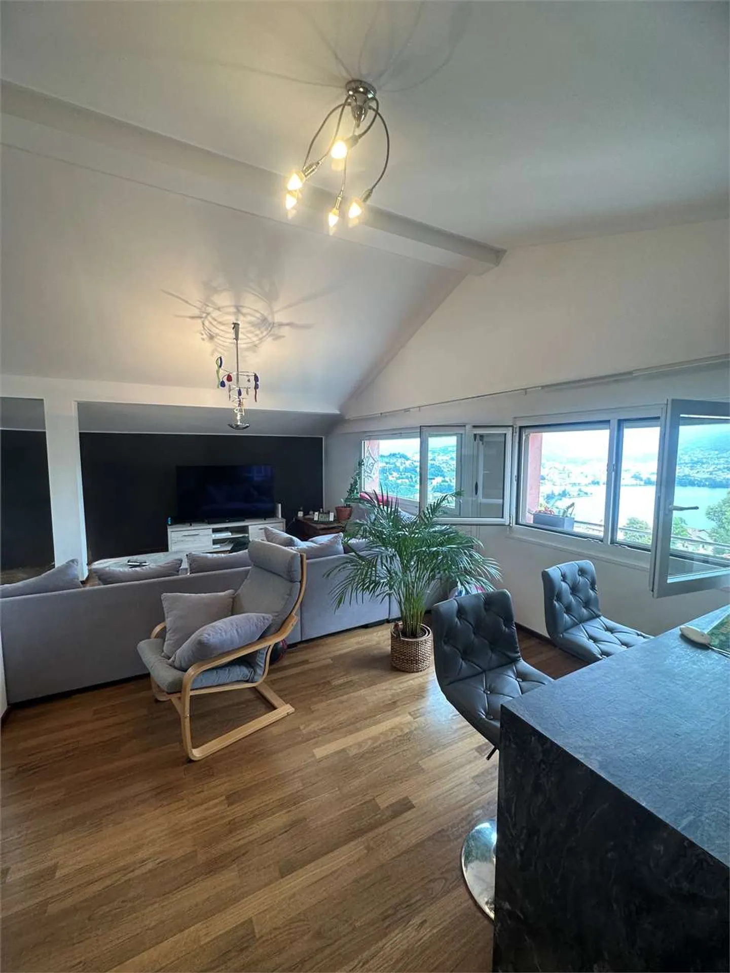 Penthouse with Lake View in Lugano - Photo 5 of 38