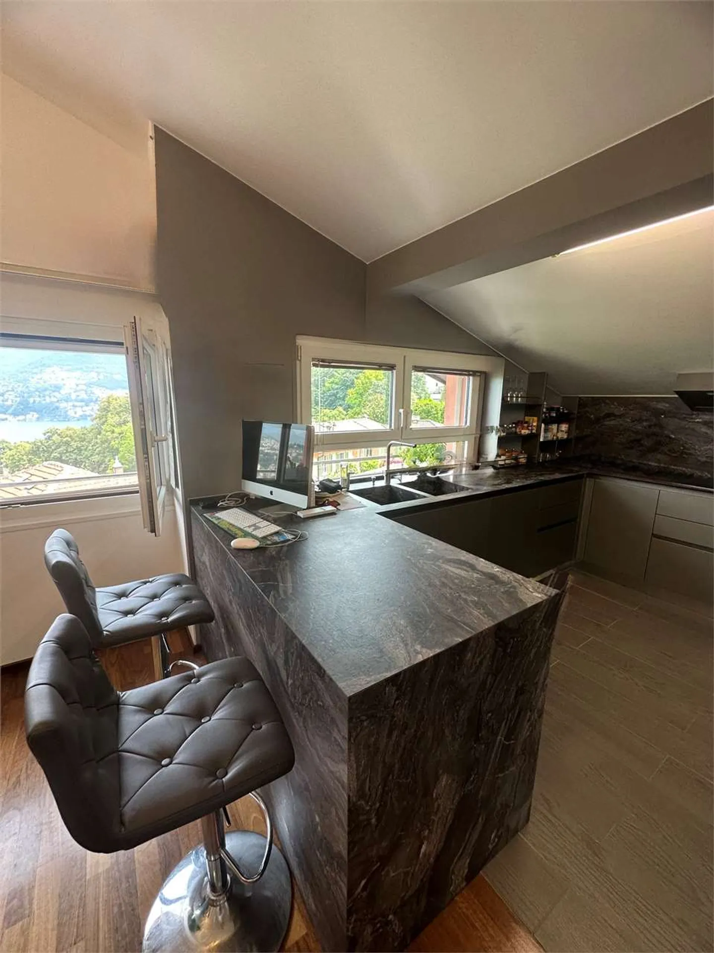 Penthouse with Lake View in Lugano - Photo 7 of 38