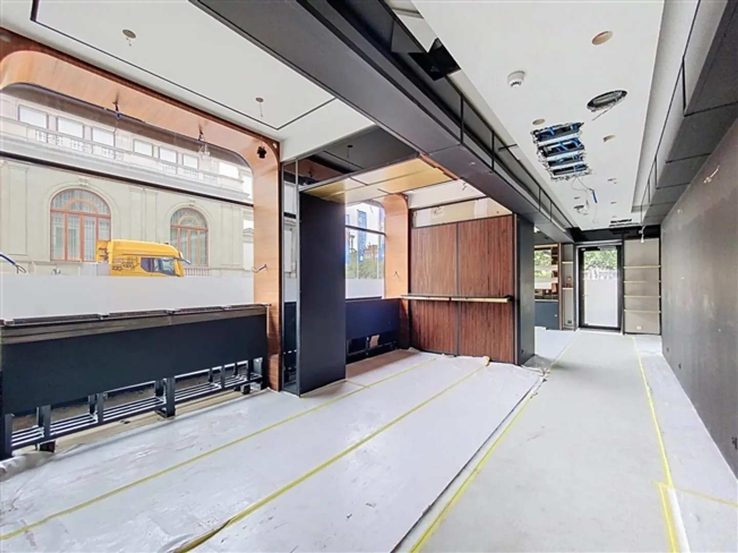 Extraordinary Passage 825 m2 - Photo 7 of 20