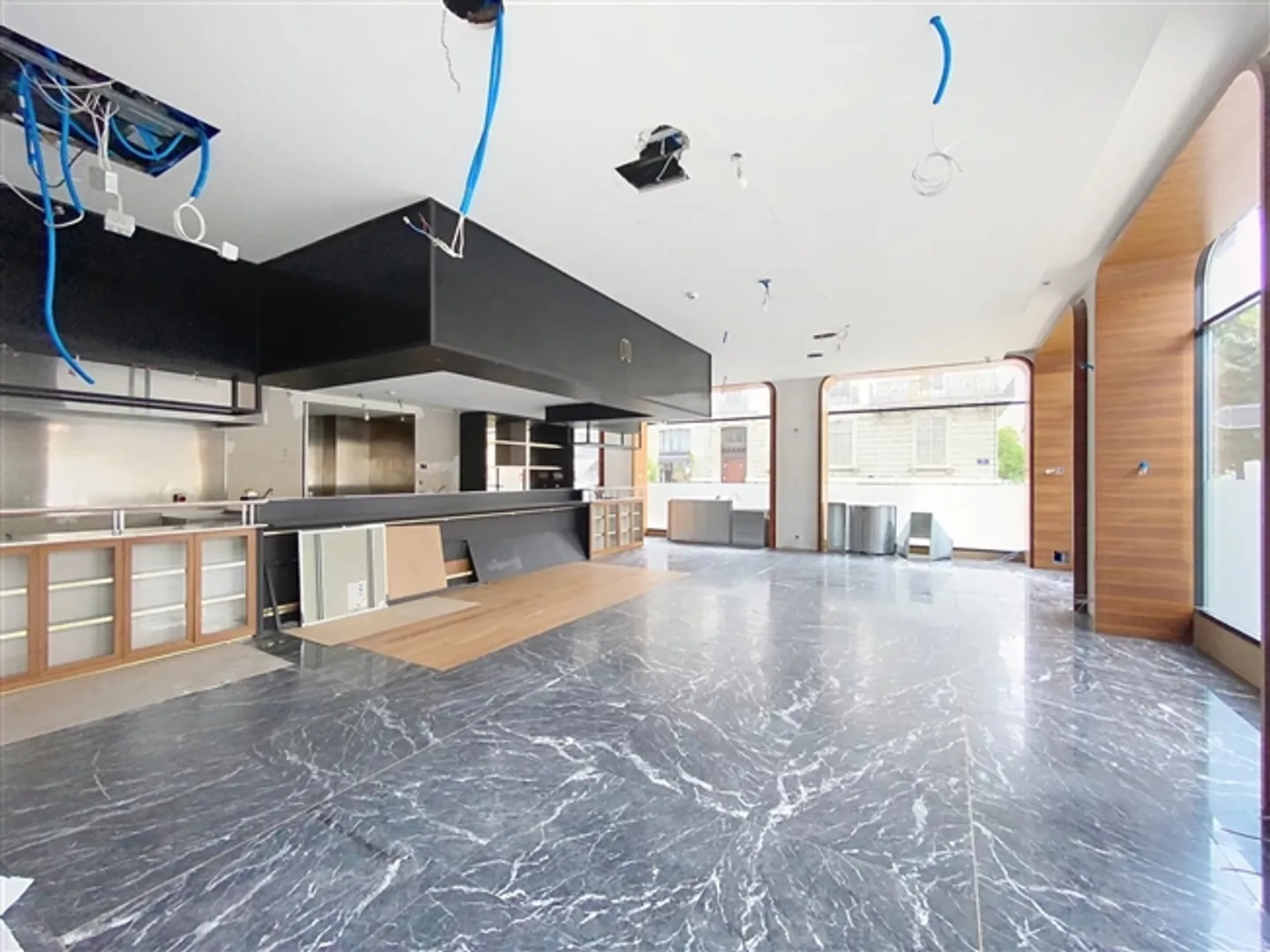 Extraordinary Passage 825 m2 - Photo 8 of 20