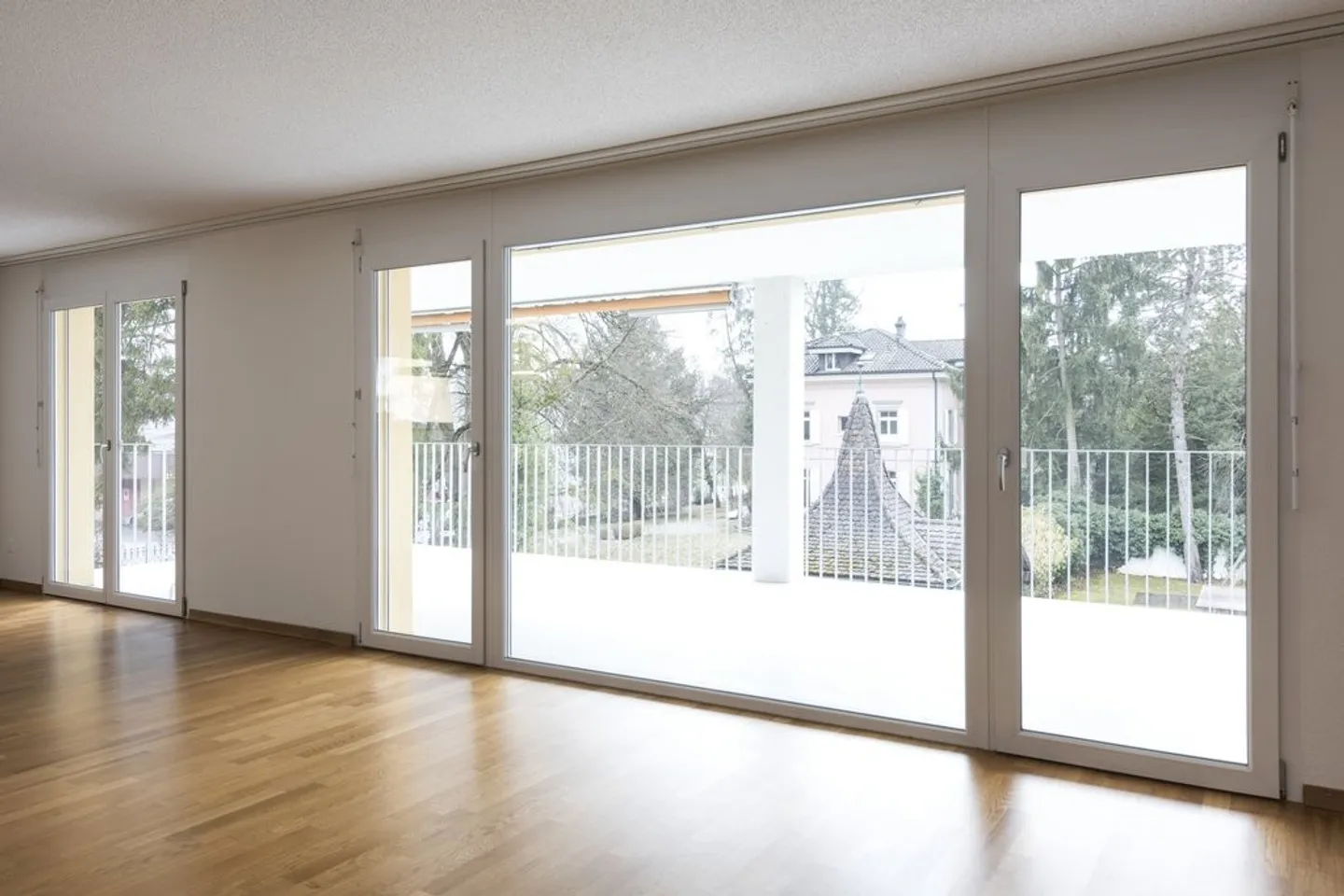 Moderne 4.5-Zimmerwohnung - Foto 2 von 9