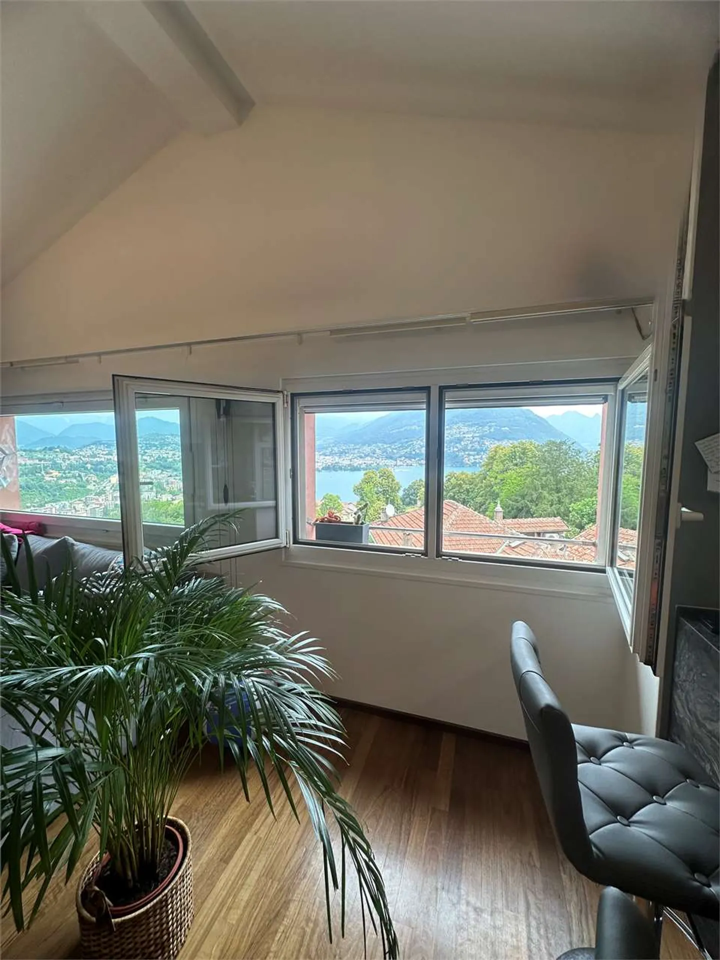 Penthouse with Lake View in Lugano - Photo 9 of 38