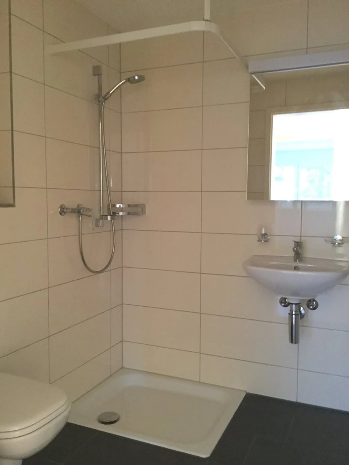 Moderne 4.5-Zimmerwohnung - Foto 8 von 9