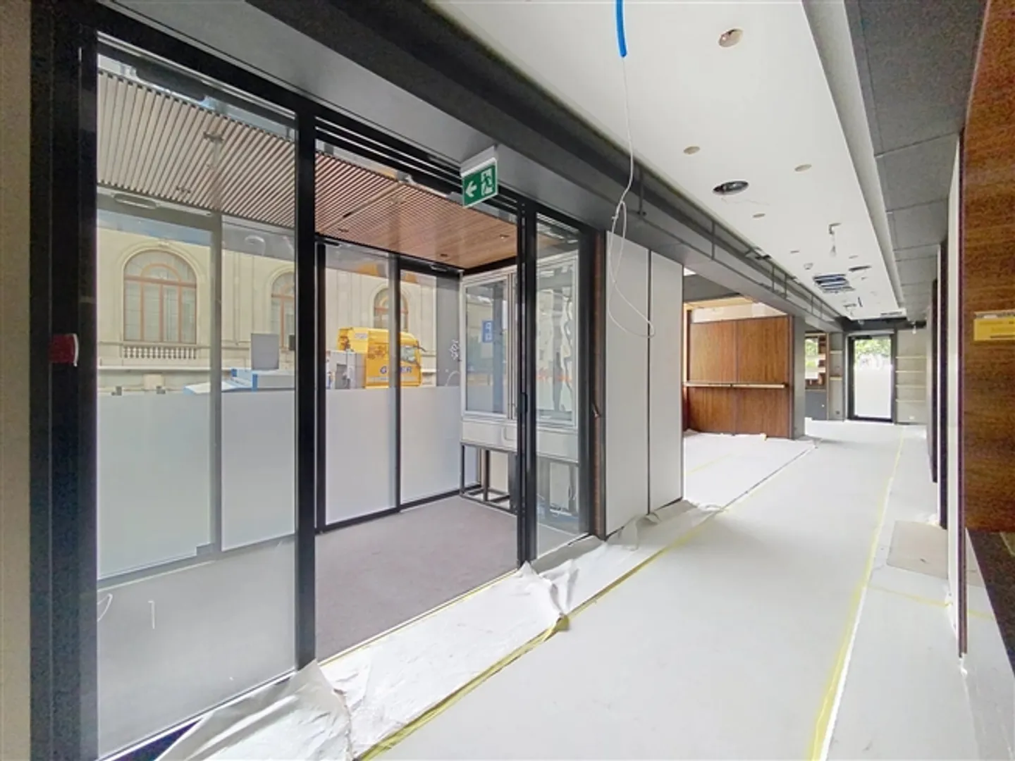 Extraordinary Passage 825 m2 - Photo 9 of 20