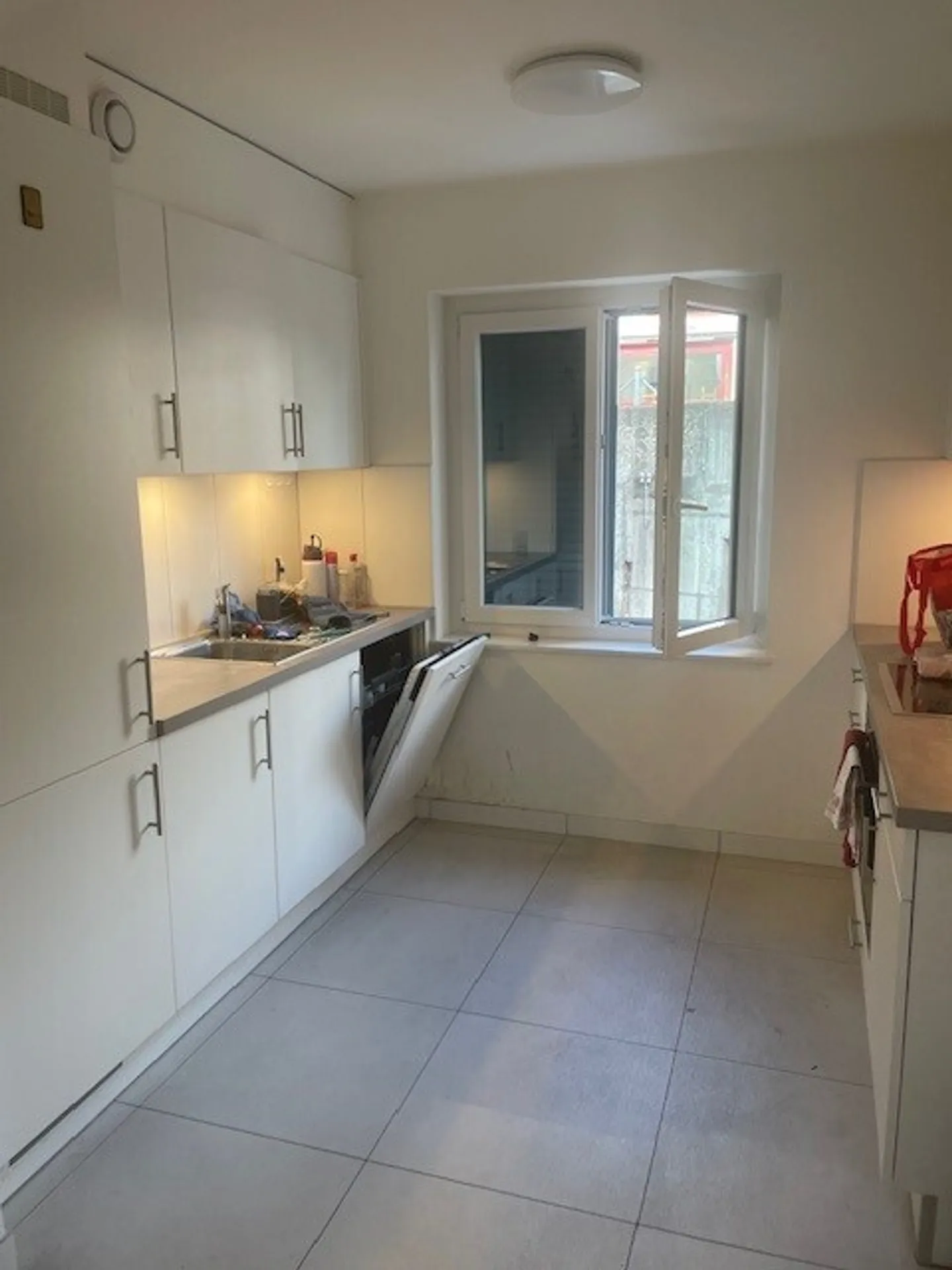 2.5 Room Apartment - Photo 3 of 4