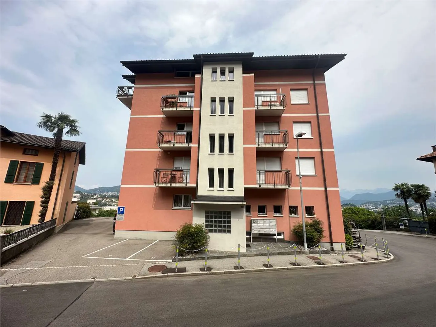 Penthouse with Lake View in Lugano - Photo 37 of 38