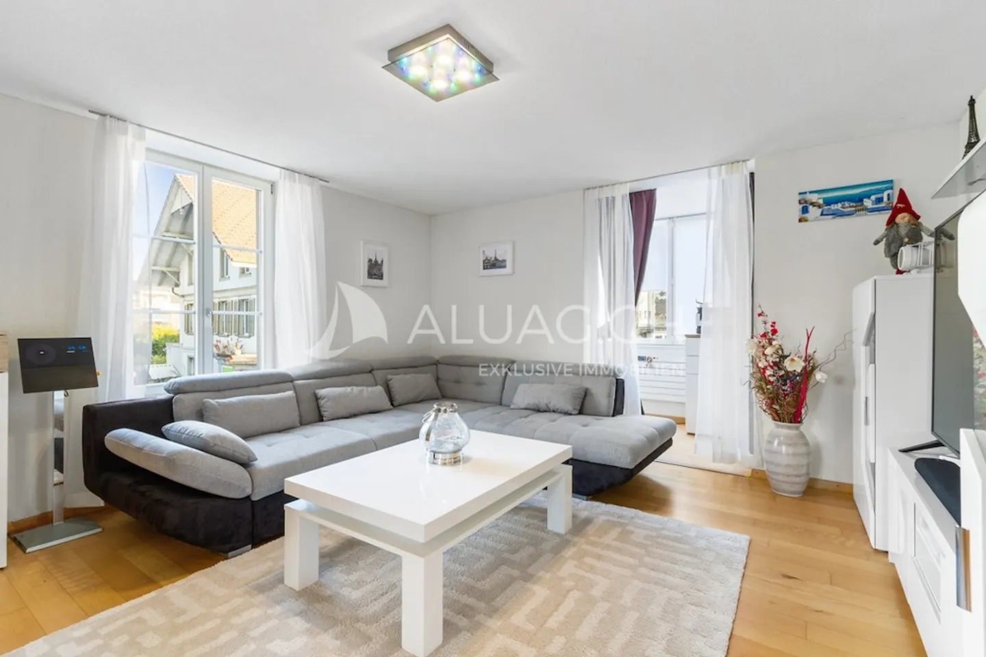 Mehrfamilienhaus mit Geschäftslokal - Foto 2 von 8