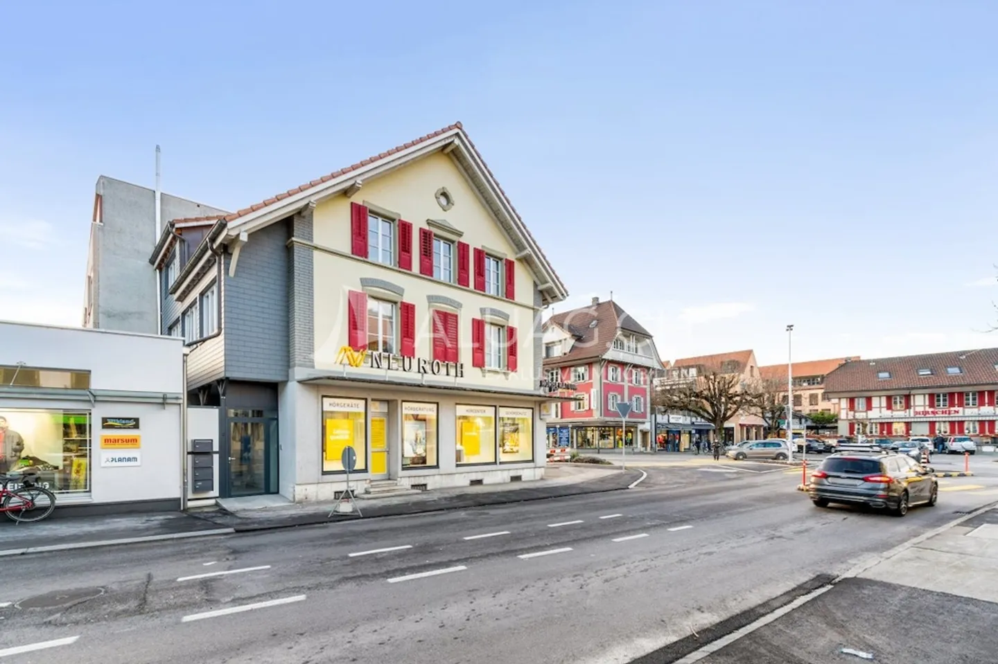 Mehrfamilienhaus mit Geschäftslokal - Foto 7 von 8