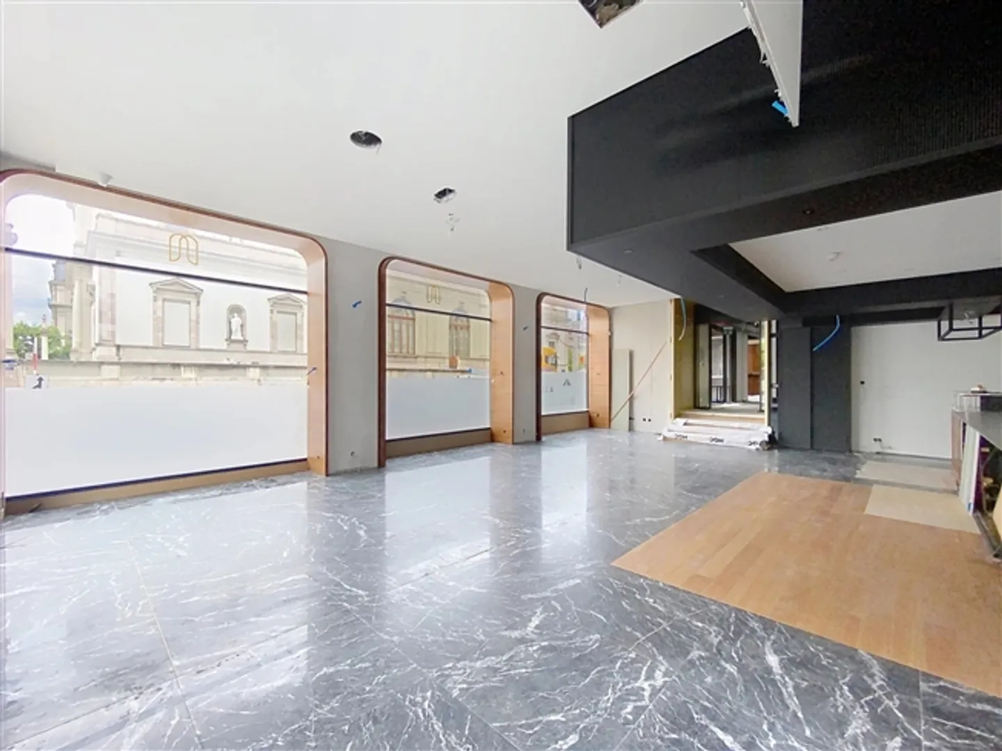 Extraordinary Passage 825 m2 - Photo 14 of 20