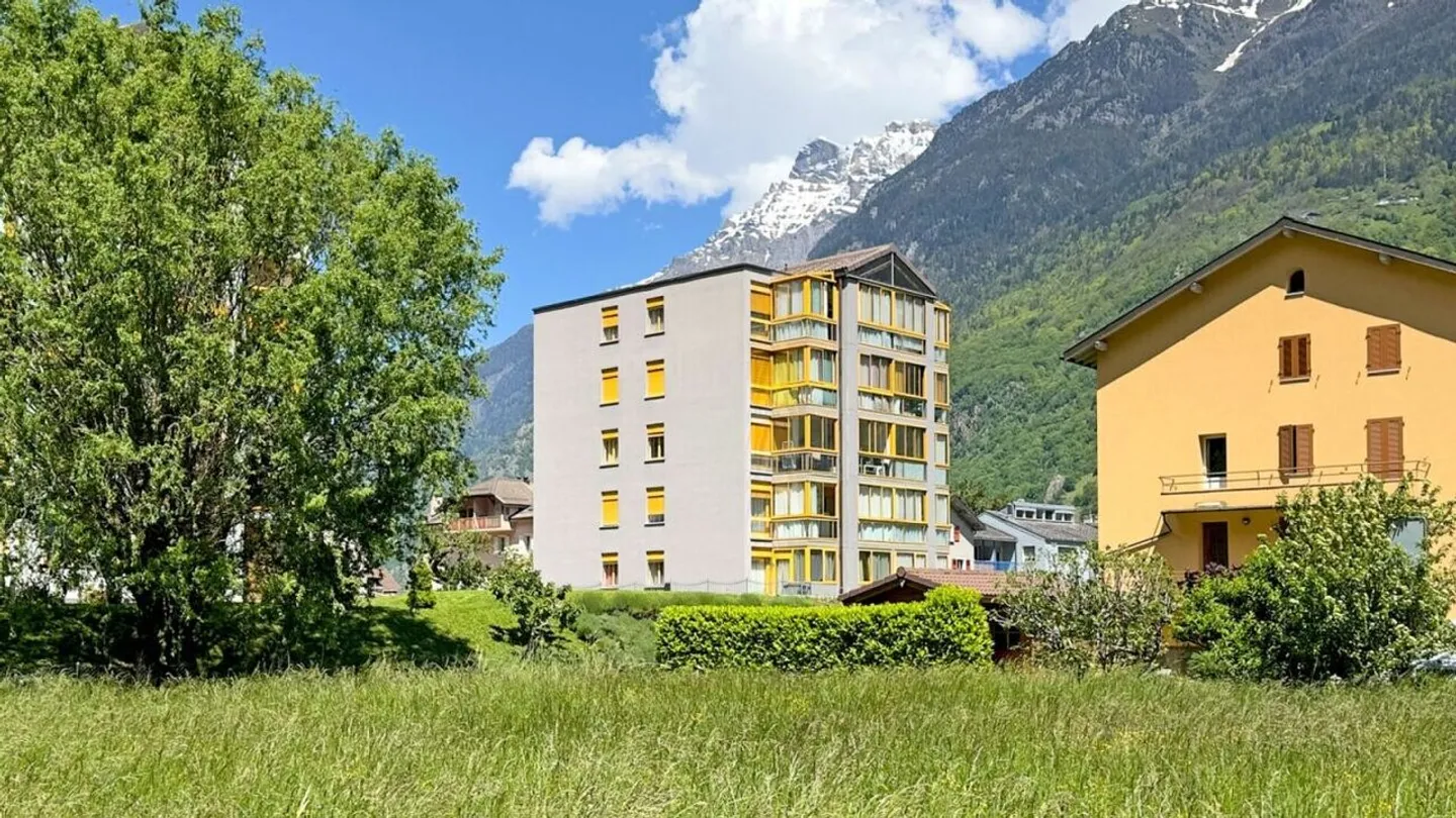 Appartamento di 4,5 locali con grande terrazza e veranda. - Foto 3 di 16