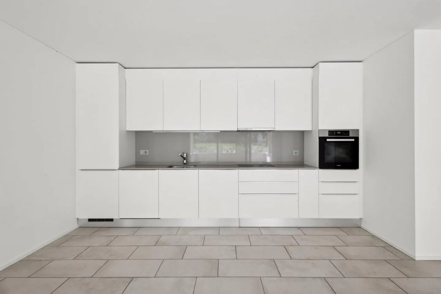 Appartement moderne dans parc vert - Photo 2 sur 8