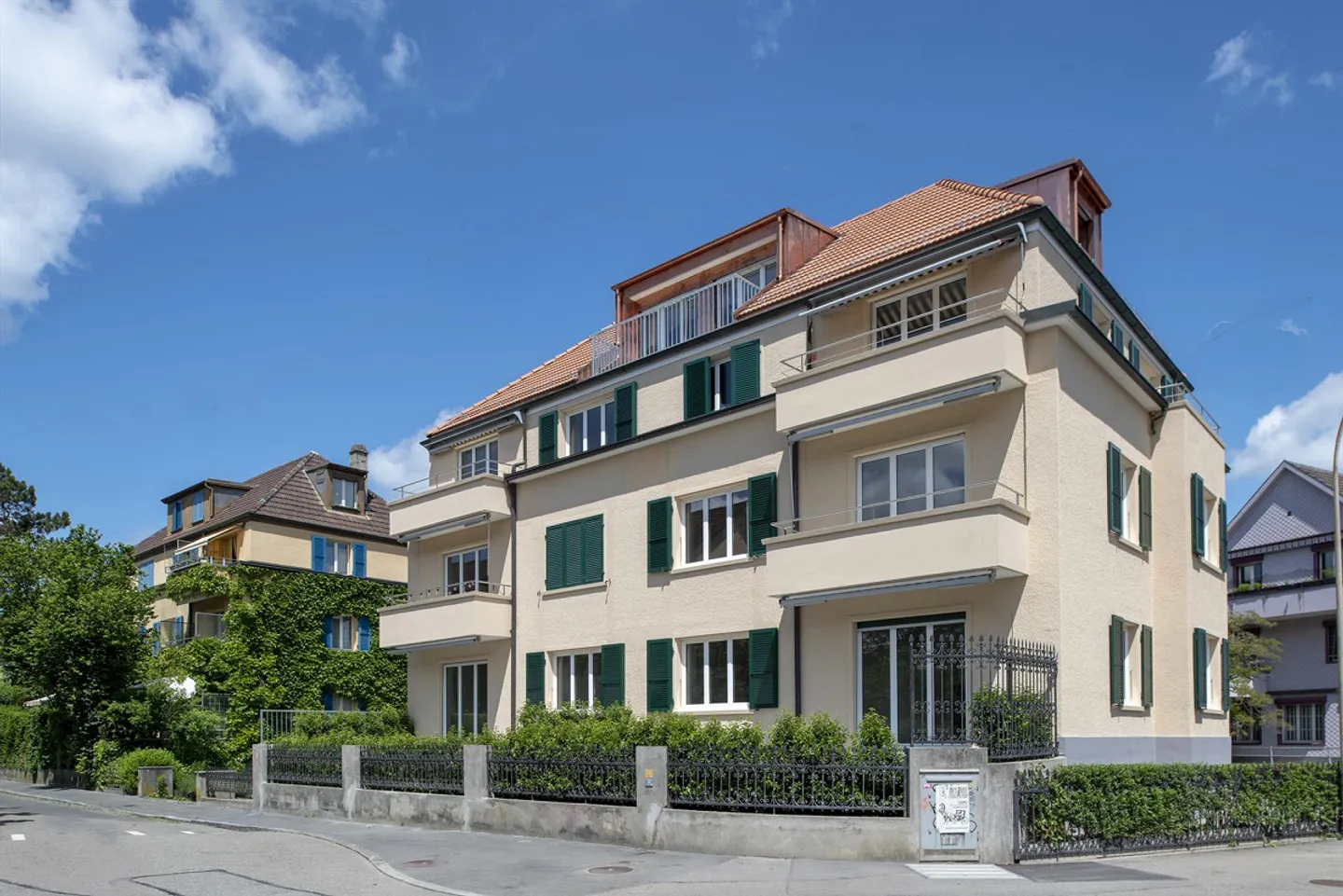 Bel appartement en penthouse avec une vue magnifique dans le quartier de Rossfeld - Photo 1 sur 12