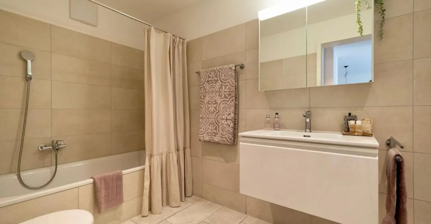 Modern and practical with 2 free net monthly payments - Photo 4 of 9