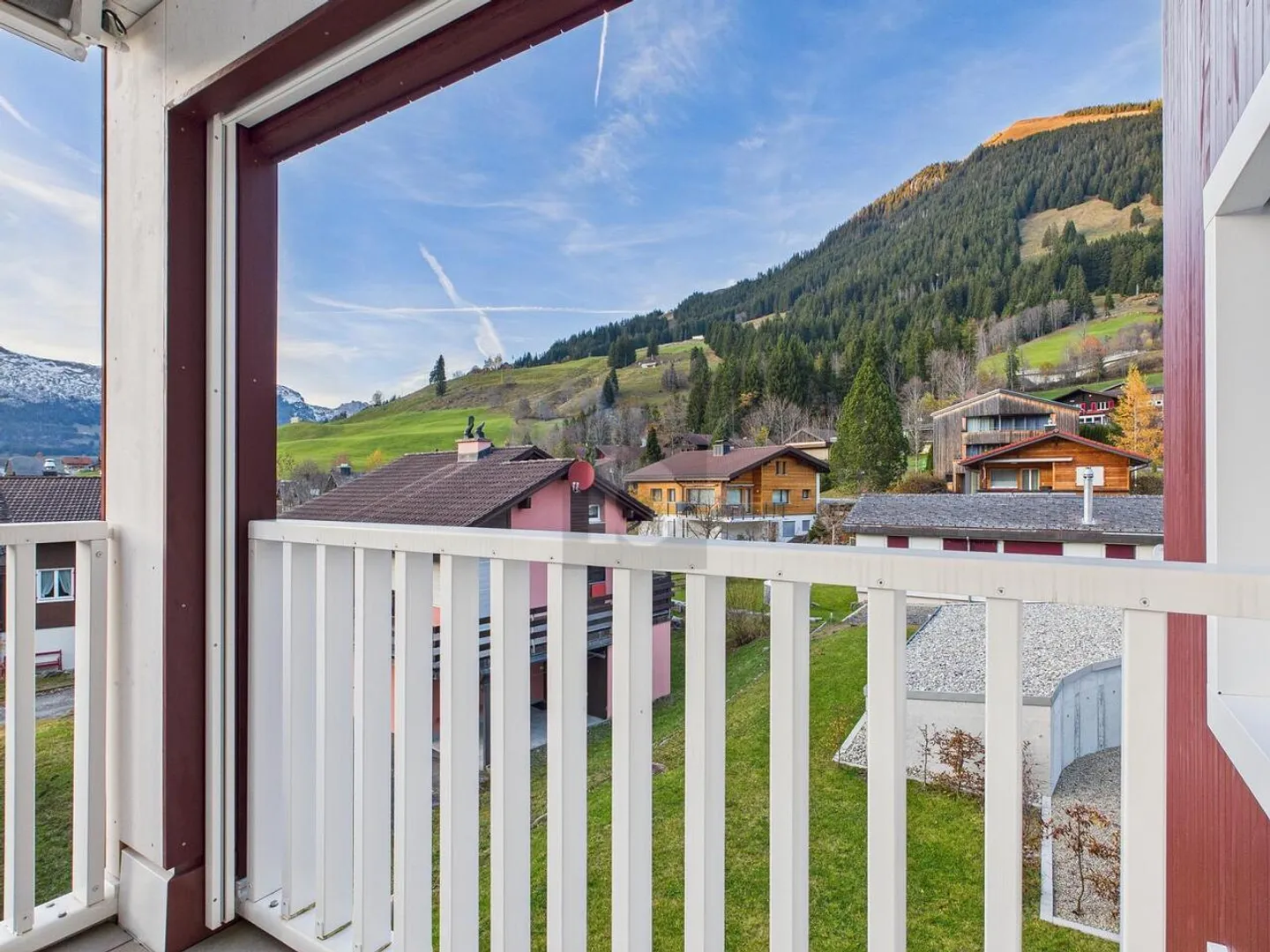 MODERN, QUIET AND WITH A VIEW - Photo 1 of 6