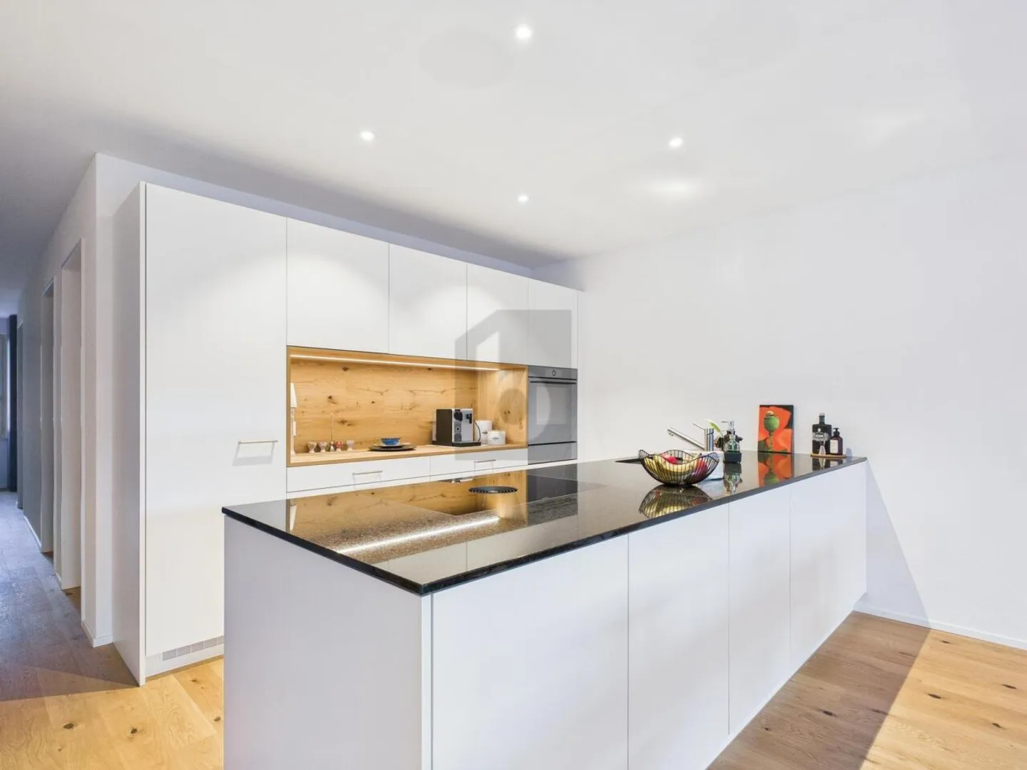 MODERN, QUIET AND WITH A VIEW - Photo 3 of 6