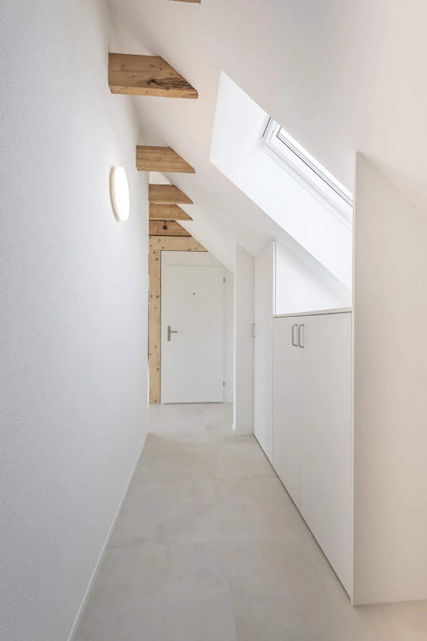 Bel appartement en penthouse avec une vue magnifique dans le quartier de Rossfeld - Photo 9 sur 12