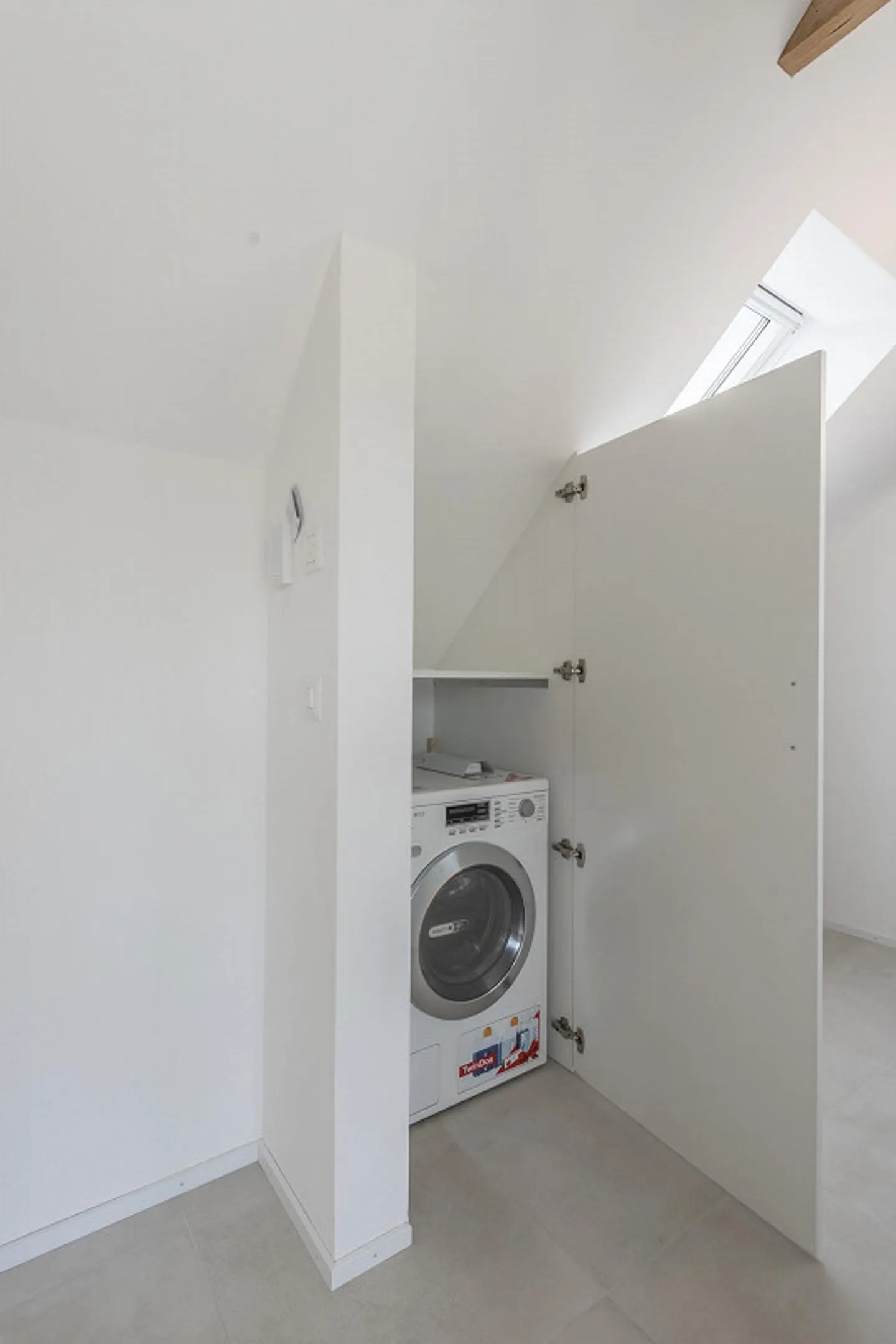 Bel appartement en penthouse avec une vue magnifique dans le quartier de Rossfeld - Photo 10 sur 12