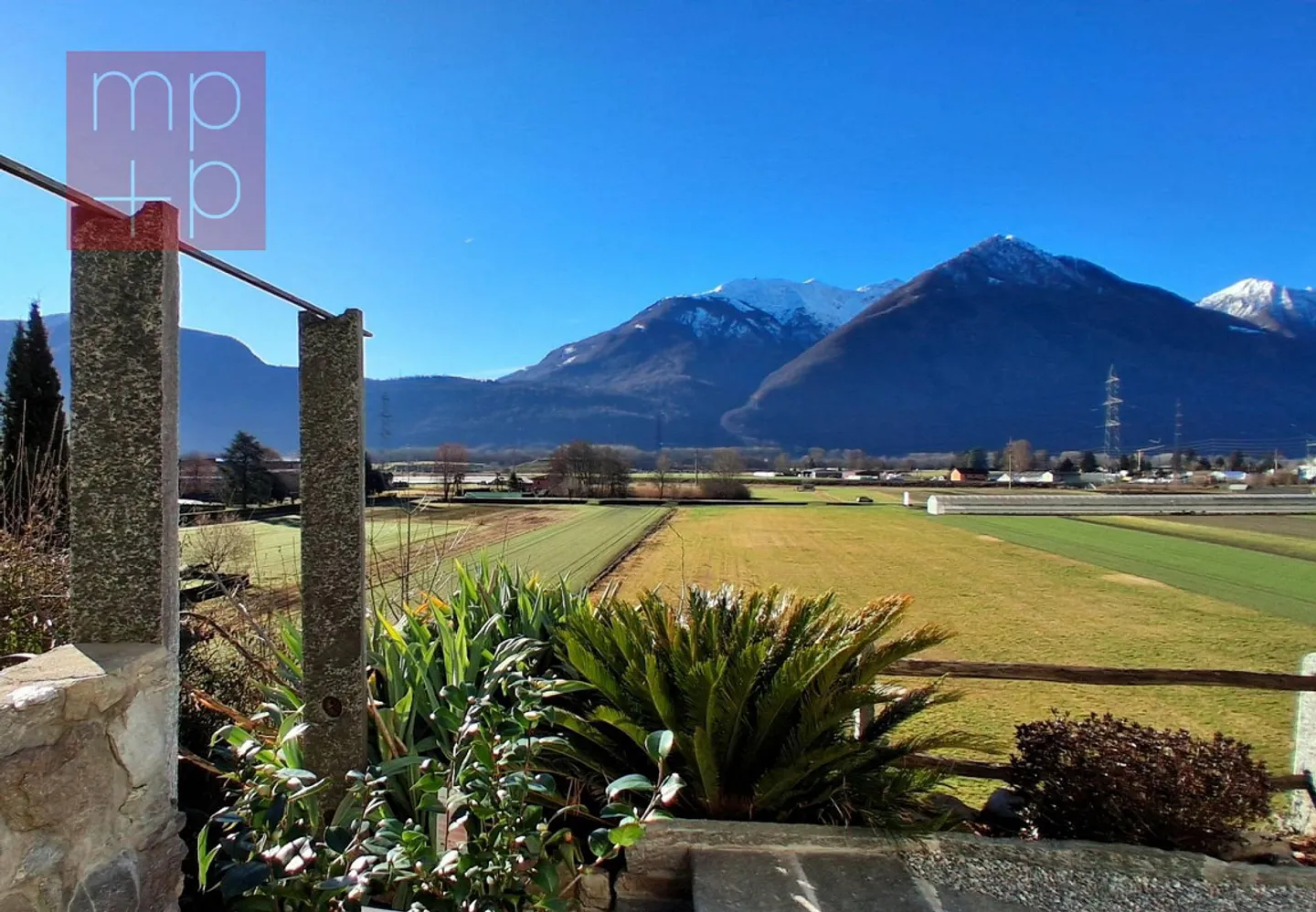 Exklusives Haus in Cugnasco - Foto 2 von 8