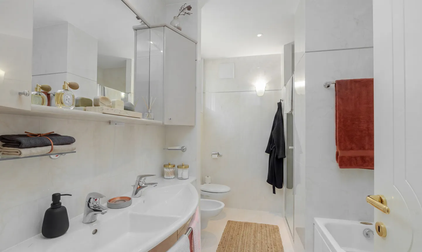 4,5-ZIMMER-PENTHOUSE MIT TERRASSE UND SEEBLICK IN BISSONE - Foto 7 von 9