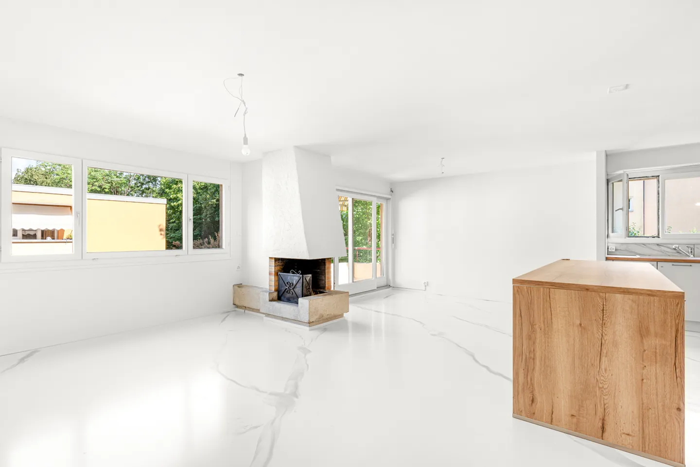 Renoviertes Apartment mit Kamin - Foto 2 von 15