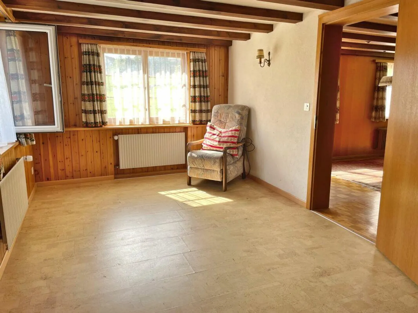 Living Space in Unique Location: Idyllic Peace and Pure Nature - Historic Farmhouse (not under heritage protection) with additional plot with outbuilding and garage - Photo 7 of 17