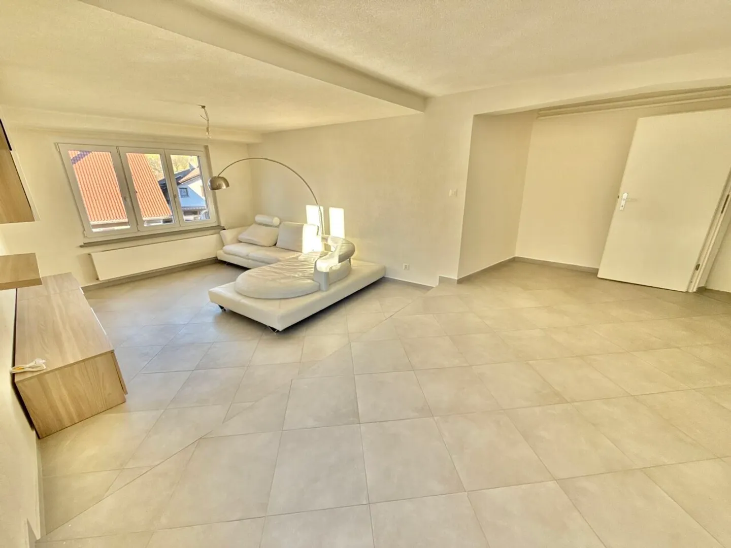 Mixed-use building for sale - Photo 10 of 13