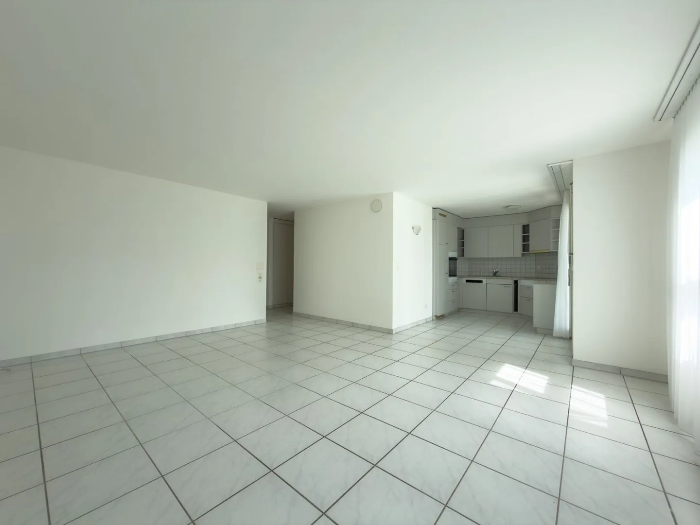 Spacious 4.5-room apartment - centrally and conveniently located - Photo 5 of 17