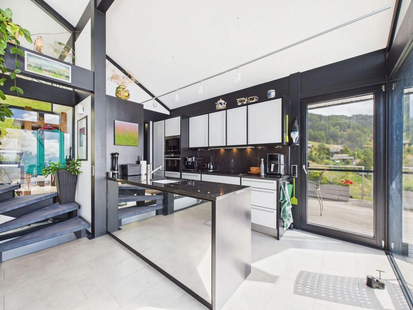 Dream house with its own wellness oasis in the mountains - Photo 4 of 15