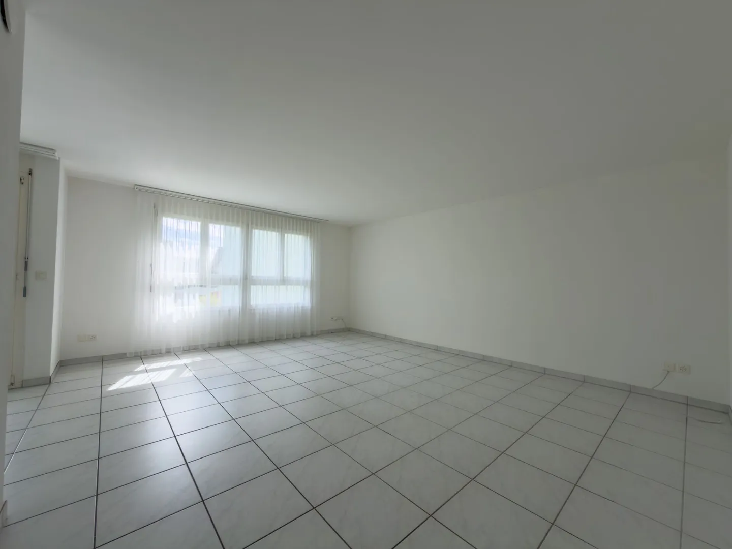 Spacious 4.5-room apartment - centrally and conveniently located - Photo 4 of 17