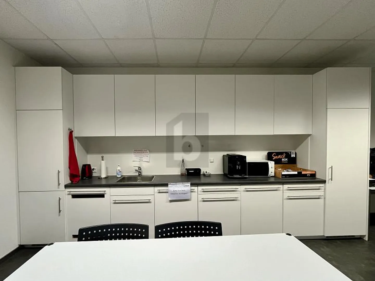 Office space for rent - Photo 5 of 6