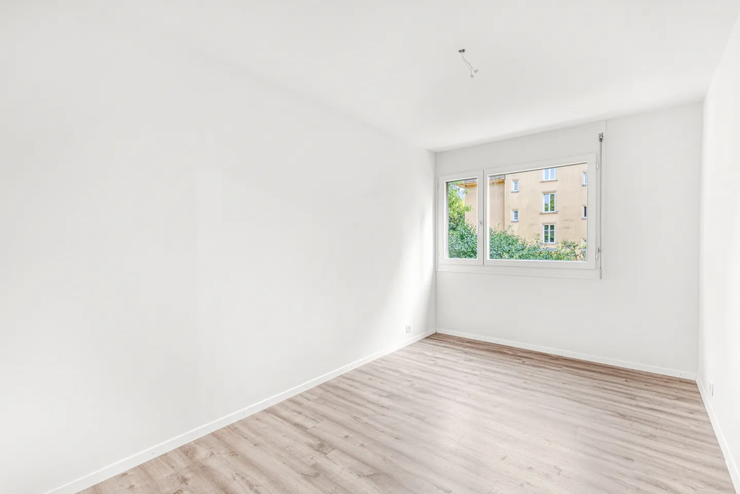 Renoviertes Apartment mit Kamin - Foto 11 von 15