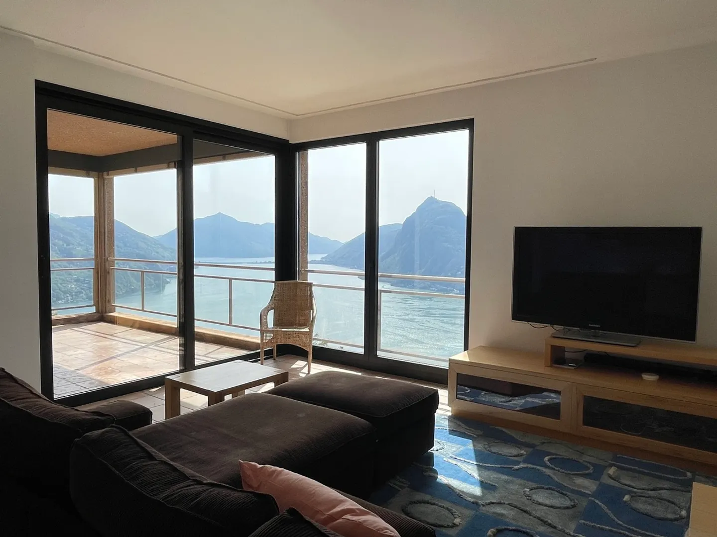 Appartamento Spazioso con Vista Lago - Foto 8 di 13